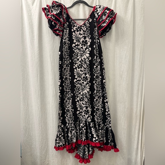 Vintage Dresses & Skirts - Vintage RM Made in Hawaii USA Floral Black White Red‎ Trim Mermaid Maxi Dress M?